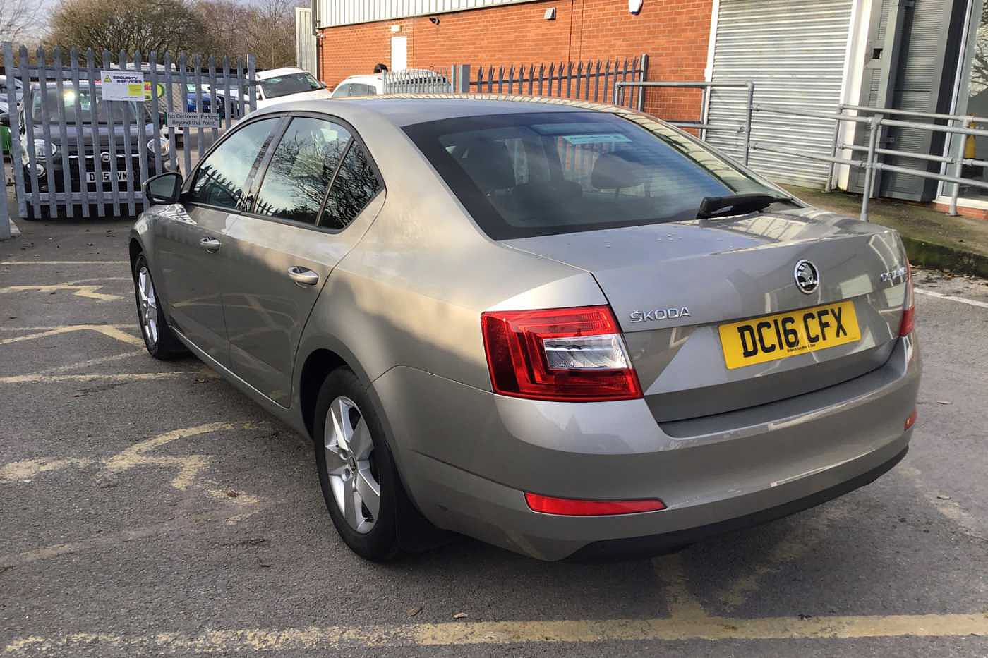 2016 Beige Skoda Octavia Hatchback 5-Dr 1.4 TSI SE Sport, Petrol, Manual