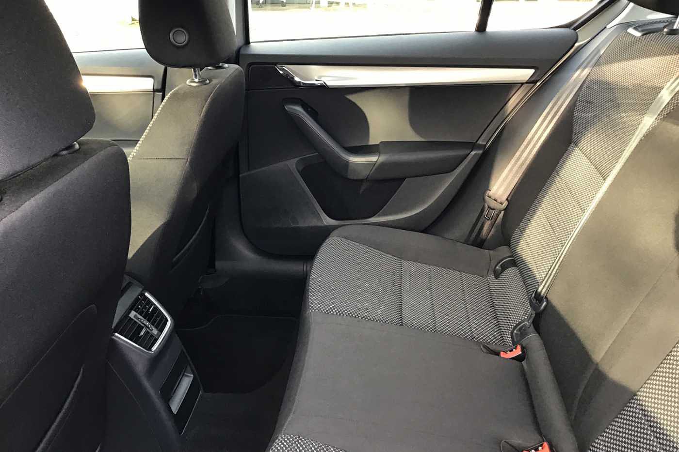 2016 Beige Skoda Octavia Hatchback 5-Dr 1.4 TSI SE Sport, Petrol, Manual